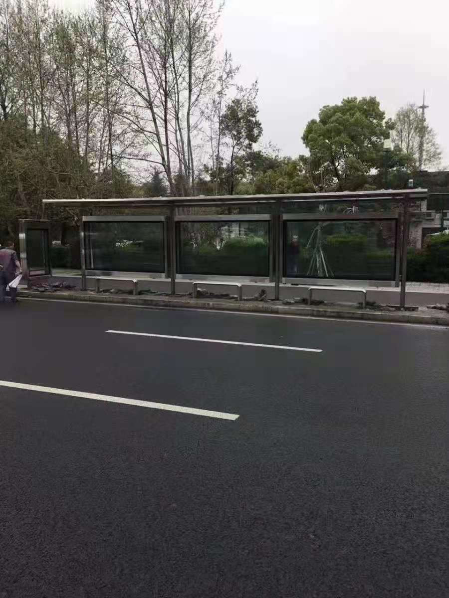 公交站臺實景圖 公交站臺實景圖