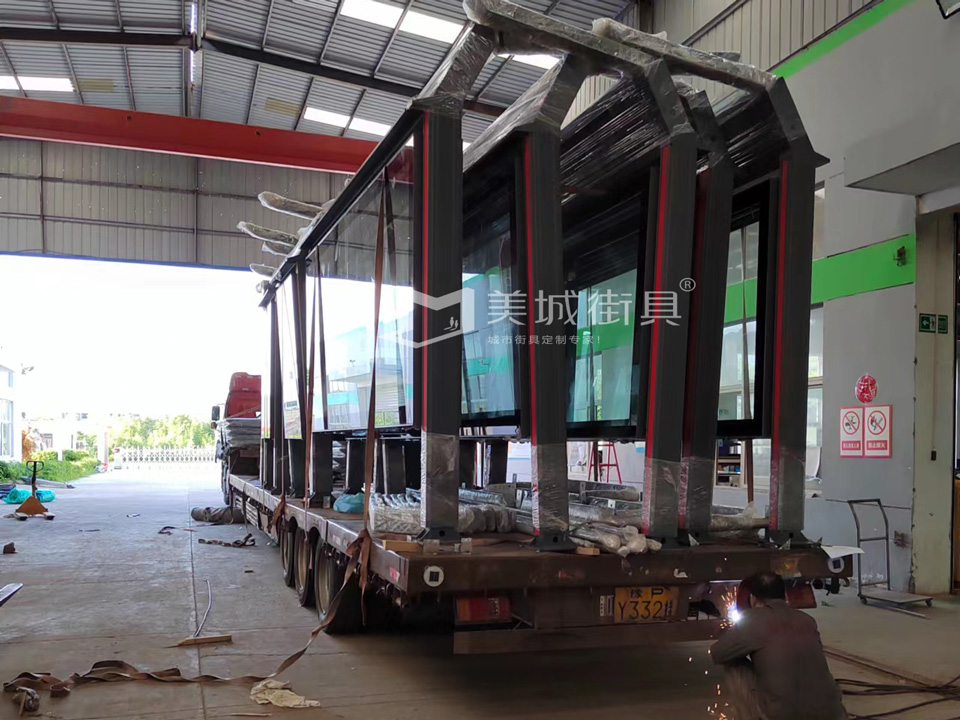 武漢公交站臺(tái) 武漢公交站臺(tái)